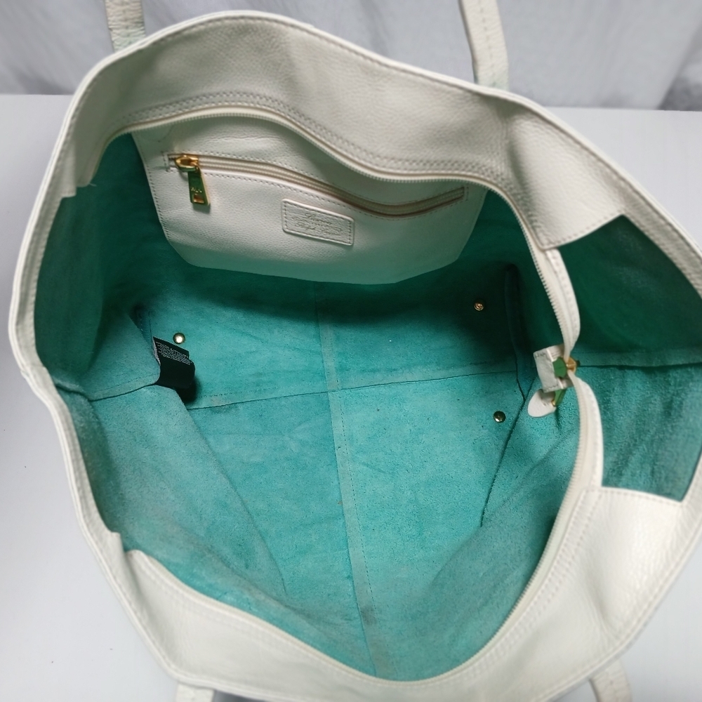 Lauren Ralph Lauren Crawley Unlined Zip Closure Tote. - Picture 6 of 14